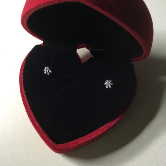 14k White Gold Diamond Studs - Picture 6 of 6